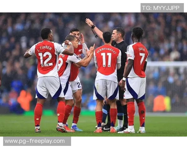 英超激战：巴黎圣日耳曼大胜曼城红牌争议引发全场热议与激情